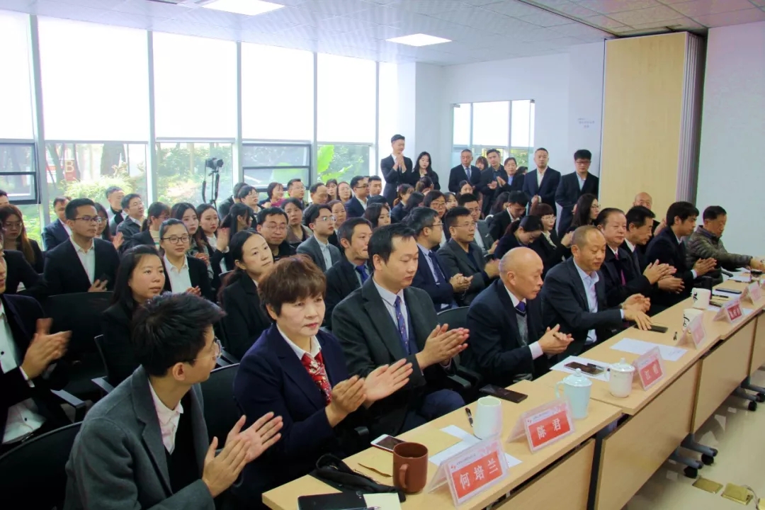 情系南宫NG28家人，冬日爱暖人世——南宫NG28电力集团爱心捐钱活动