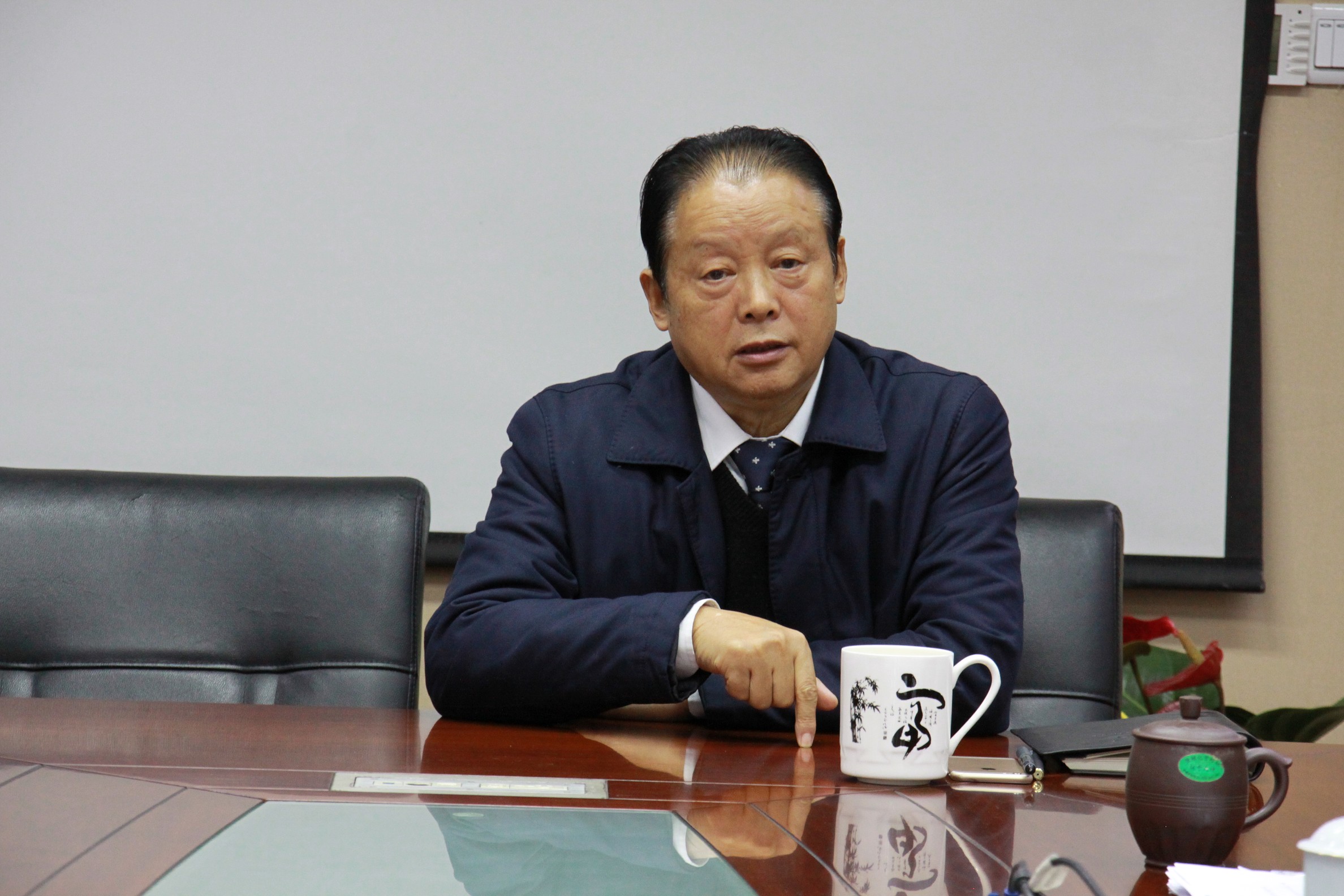 南宫NG28集团举行运检公司、变电建设事业部、新能源事业部项目股份制条约签署仪式