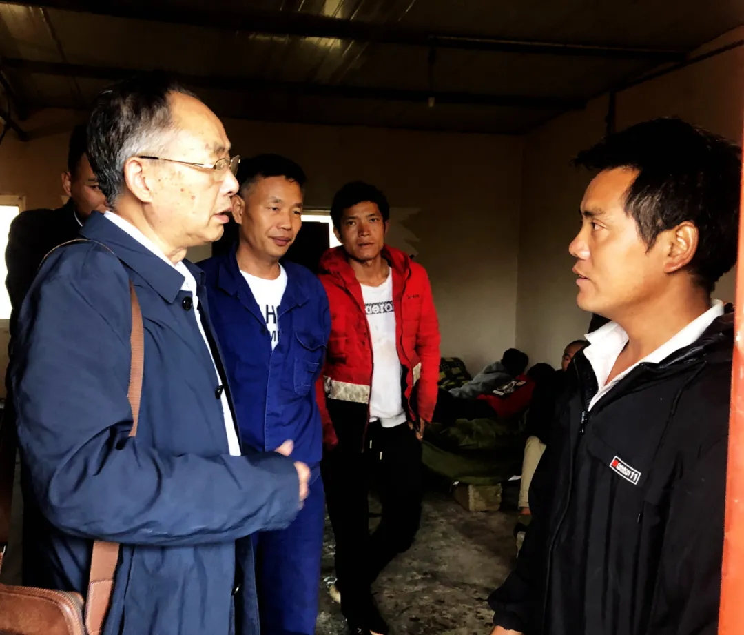 【南宫NG28动态】集团高级照料蒋家贵赴马店升压站—橄榄变电站220kV线路工程检查指导事情
