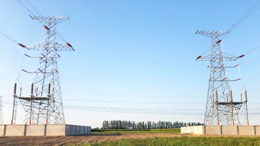 【南宫NG28·动态】华润新能源陵城一期（50MW）风电项目220kV送出线路和35kV集电线路一次带电乐成