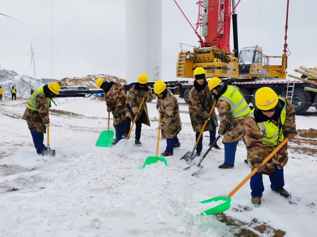 战风雪，斗严寒！南宫NG28电力冒雪奋进促工期