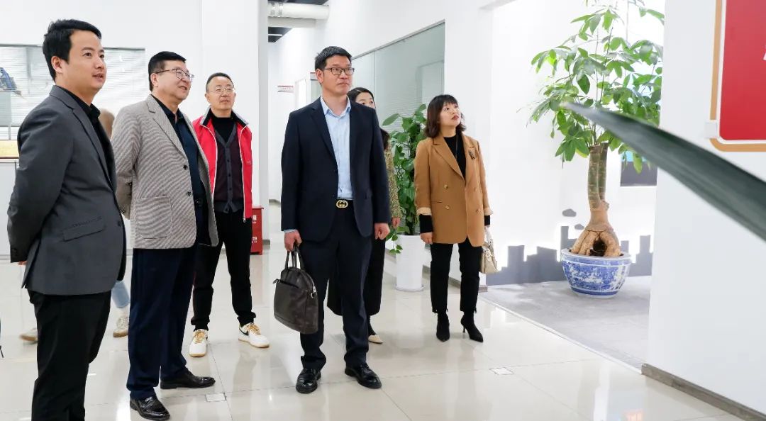 都江堰友好学校一行到南宫NG28电力集团旅行交流