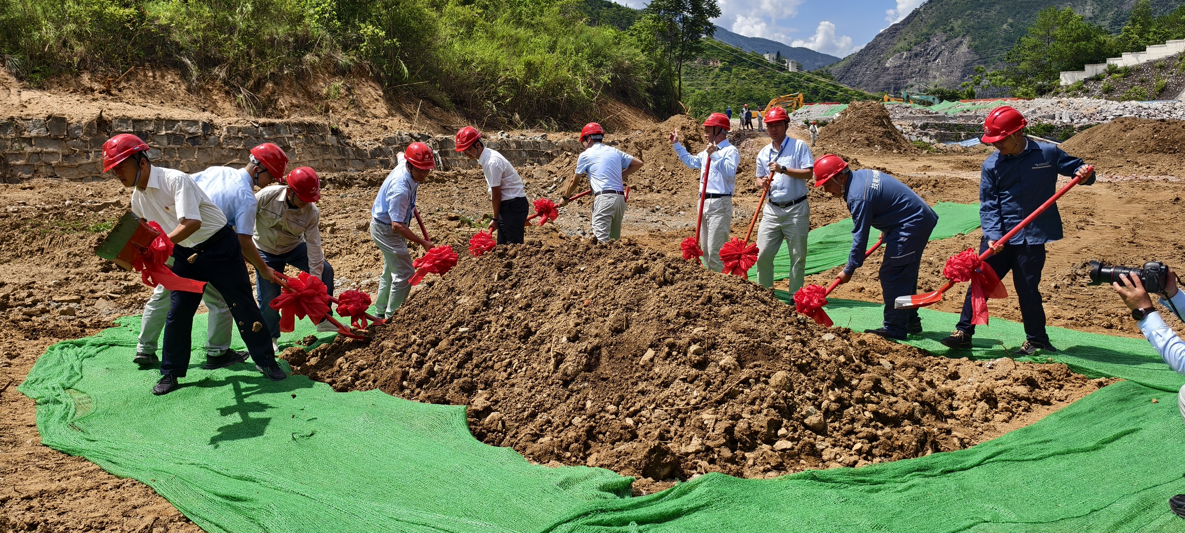 小湾水电站新增联变改扩建工程项目正式开工，助力云南电网清静稳固运行